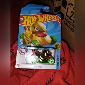 Hot Wheels Street Beast Duck N' Roll GOLD 139/250 TREASURE HUNT